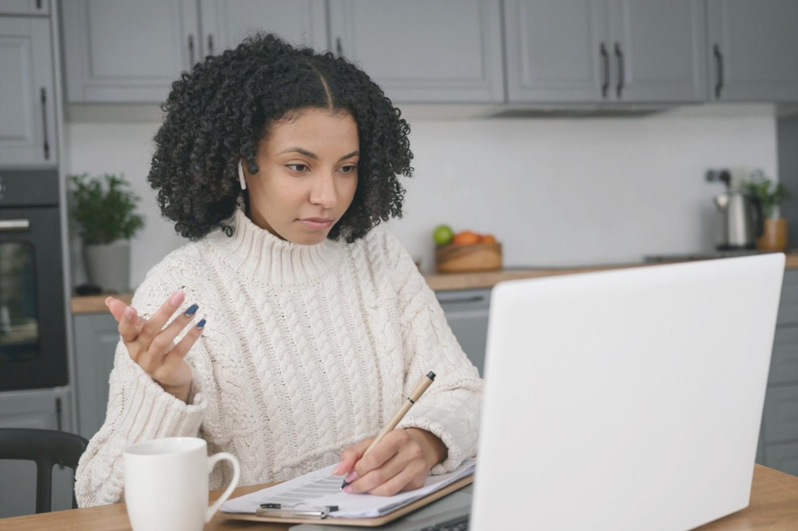 Internationale Studierende bei der Finanzplanung